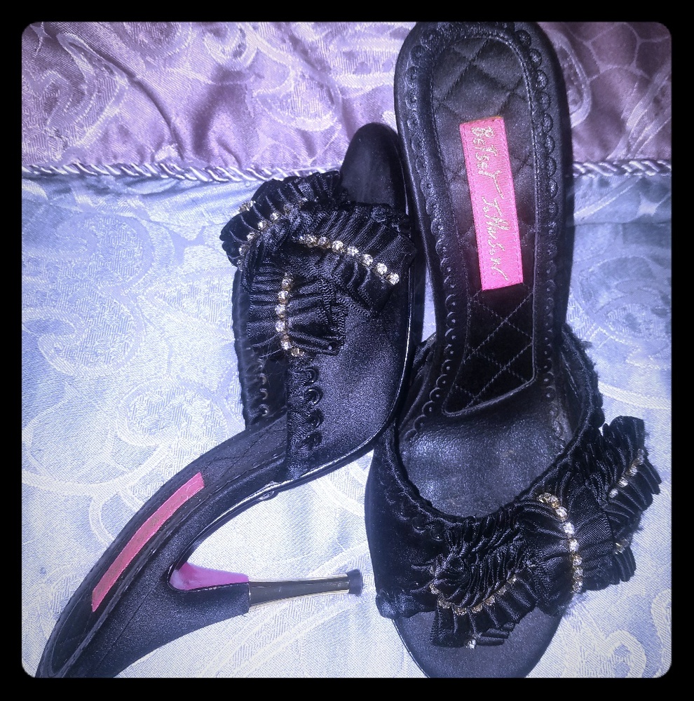 Betsey Johnson Heel 6